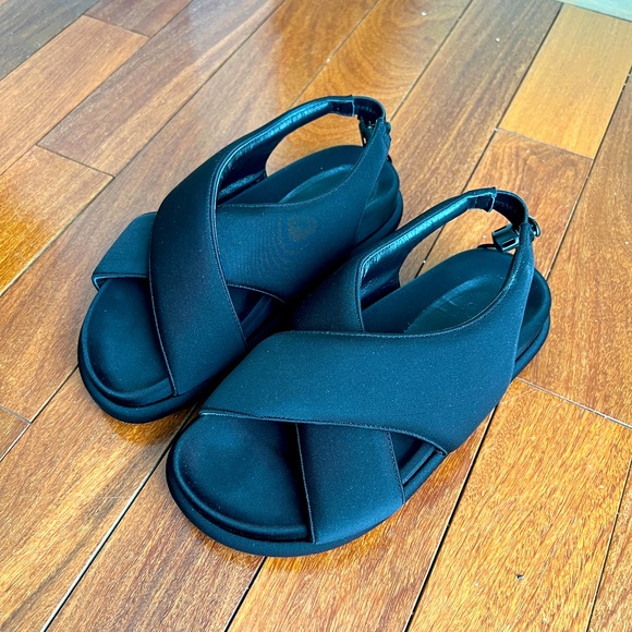 Neoprene 🌊 impossibly cool slides - Picture 3 of 9
